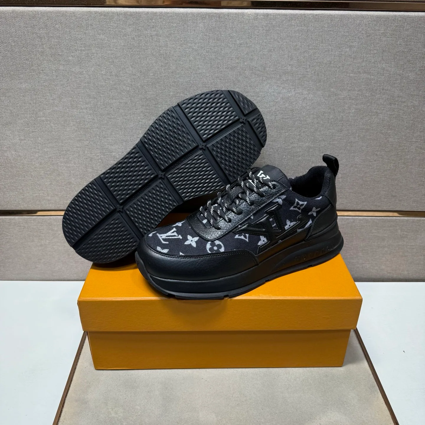 ⬛️Men's shoes 💰p442【LV～】Men's casual shoes 2025z cabinet sales simultaneously 🔶Size: 38-44#️⃣ 🔷3 colors🔜The upper is made of multi-material splicing➕Mesh lining, comfortable and breathable, sole: original comfortable and wear-resistant outsole, ⚠️real thing📱photographed🎬real thing is better📢📢📢